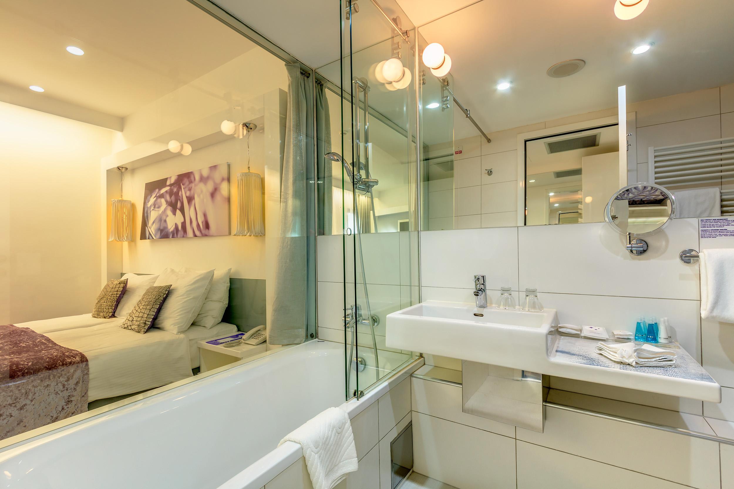 Hotell Luxe 4*